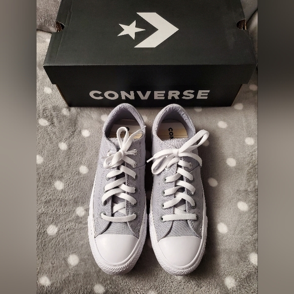 Converse All-Star Chuck Taylors - Picture 1 of 14